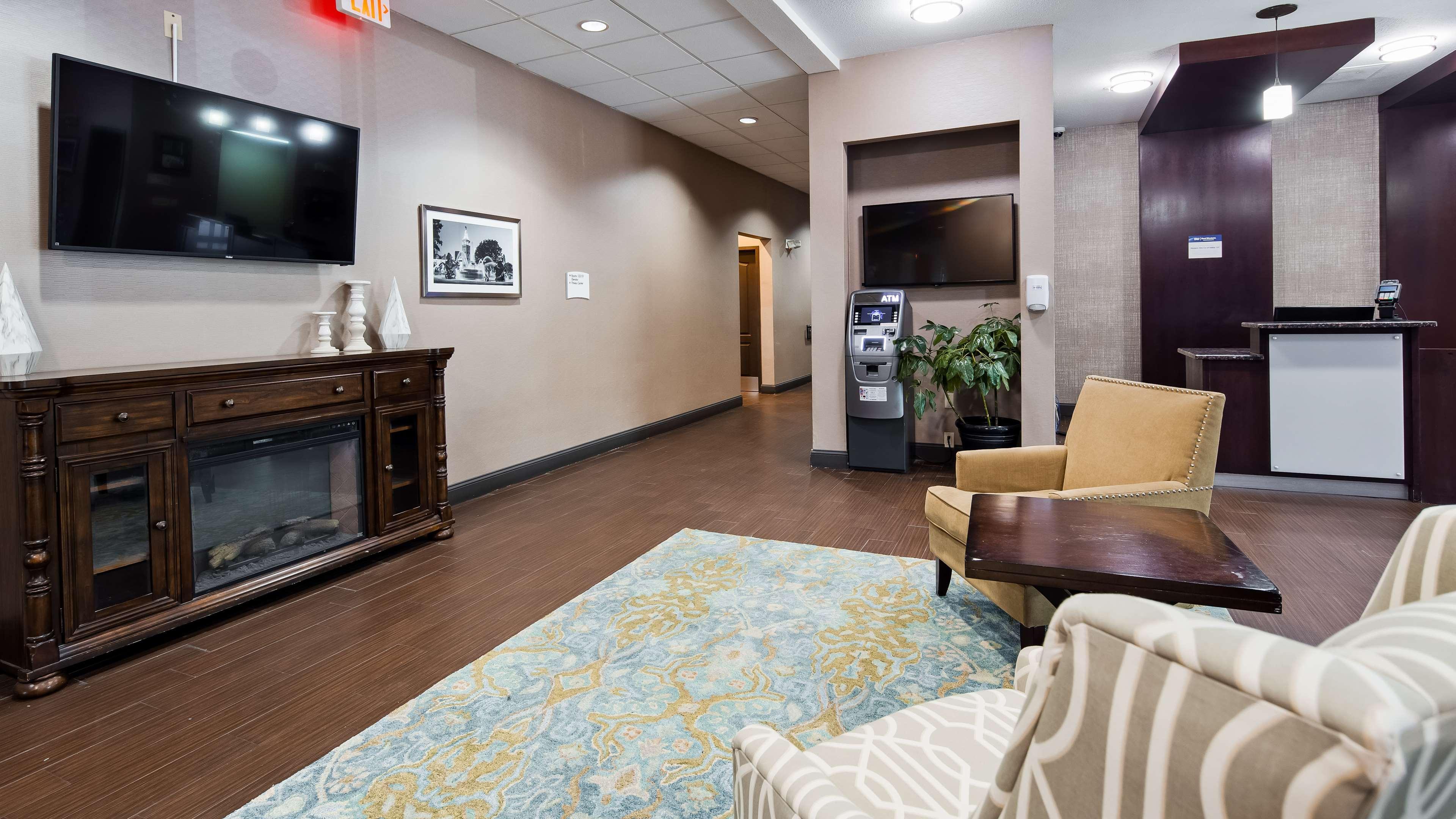 Best Western Plus Lee'S Summit Hotel & Suites מראה חיצוני תמונה