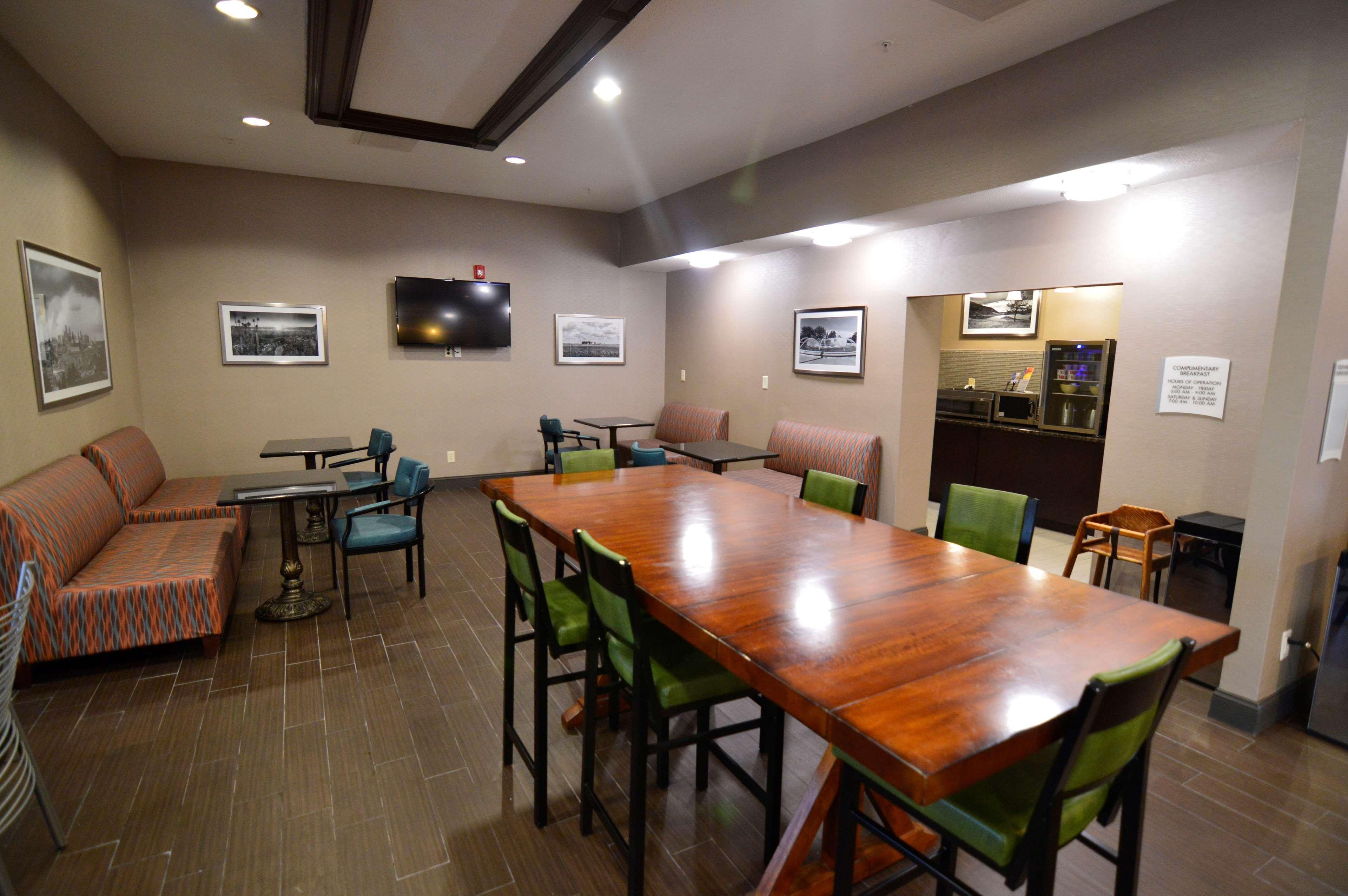 Best Western Plus Lee'S Summit Hotel & Suites מראה חיצוני תמונה