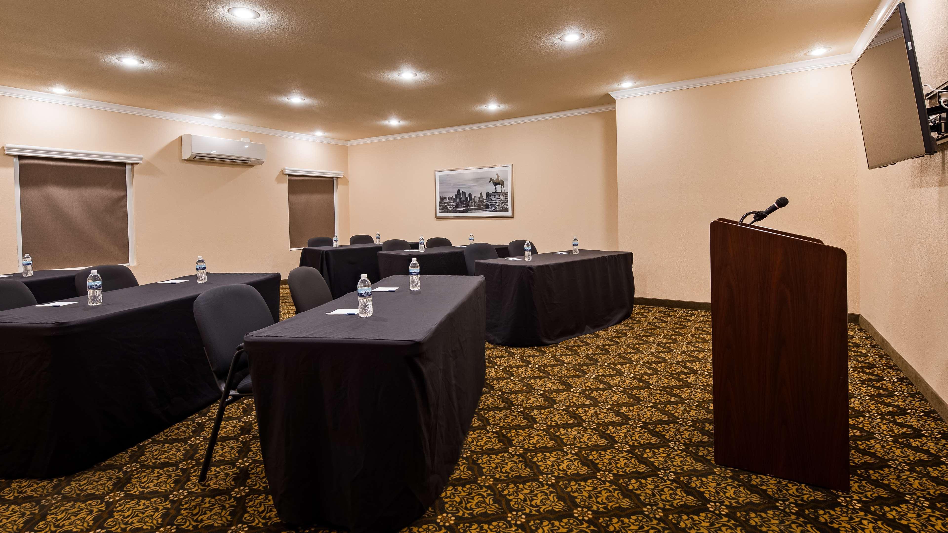 Best Western Plus Lee'S Summit Hotel & Suites מראה חיצוני תמונה