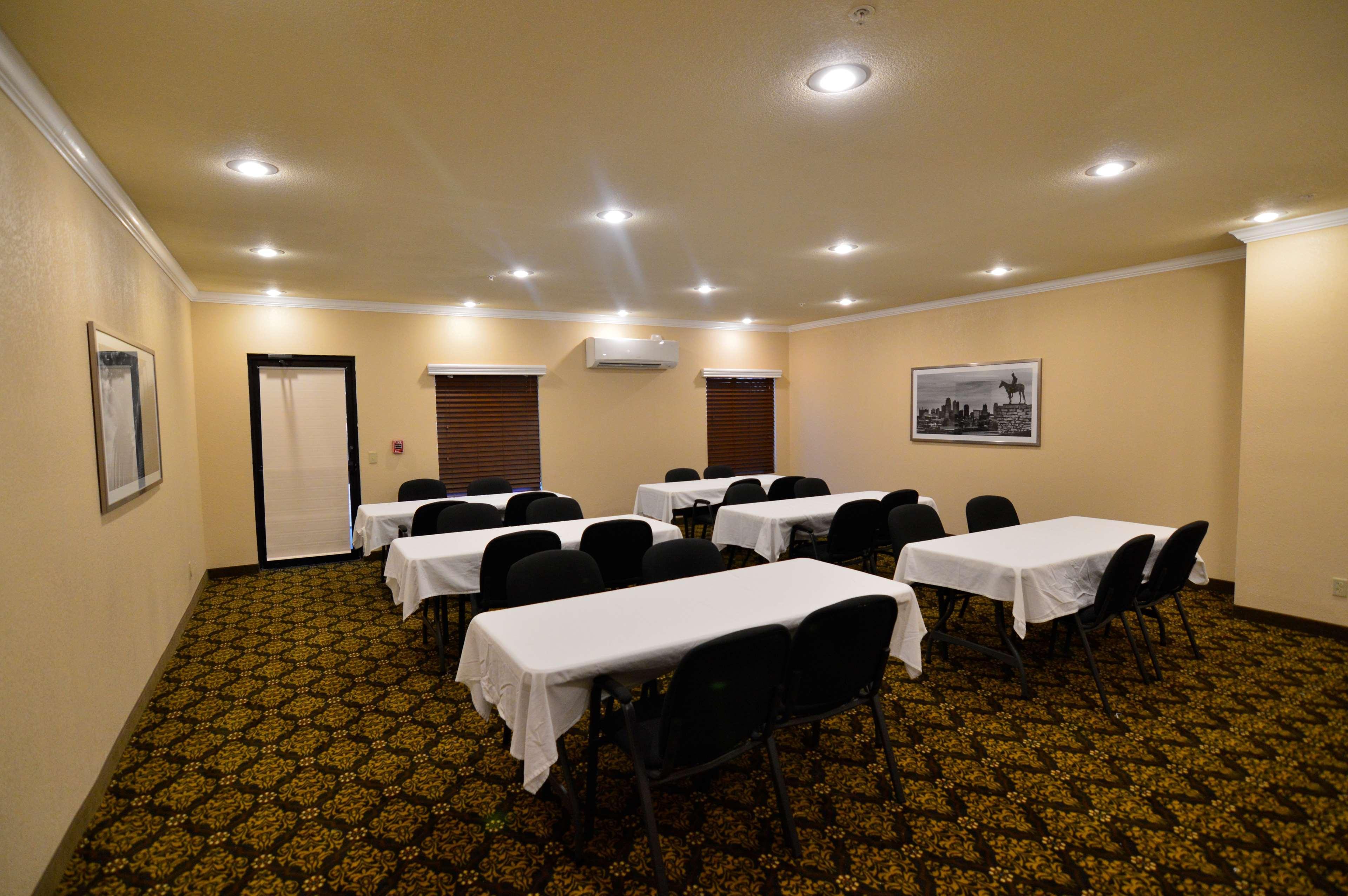 Best Western Plus Lee'S Summit Hotel & Suites מראה חיצוני תמונה